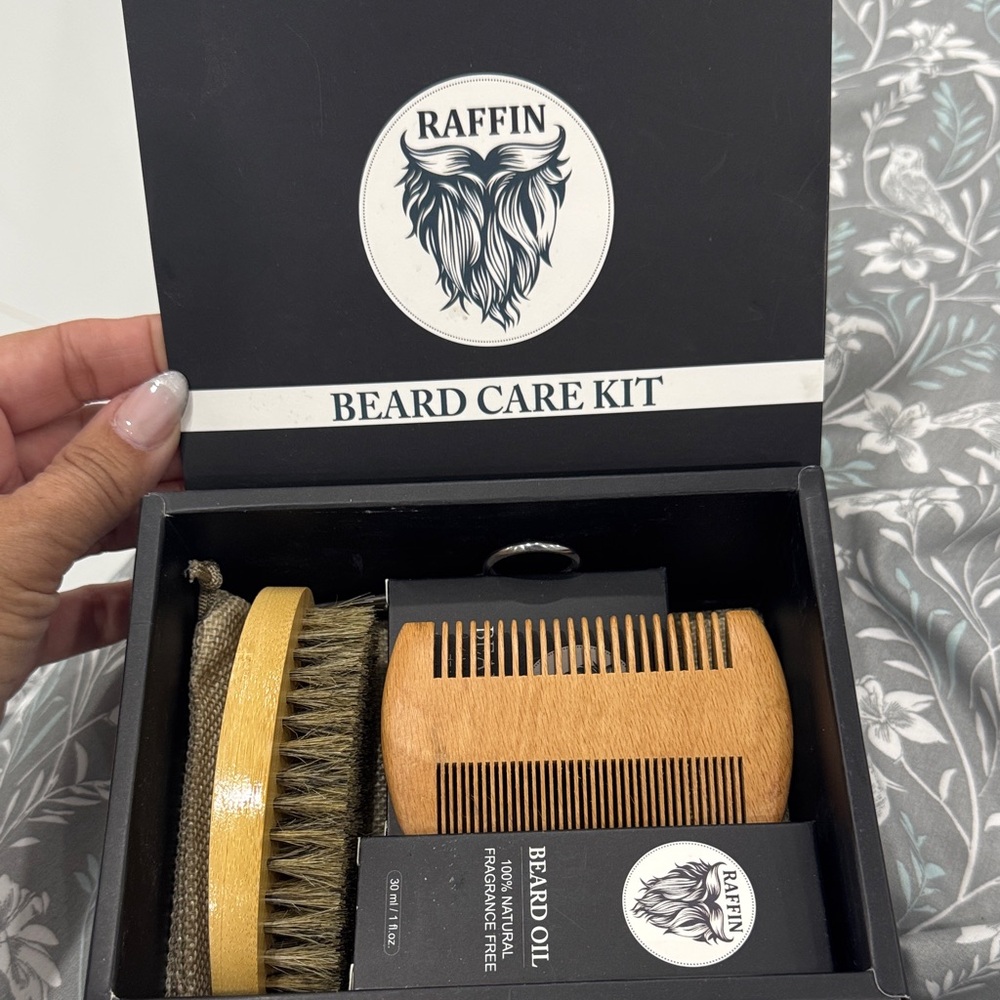 Raffi Beard Care Kit - Natural Wood and Black
